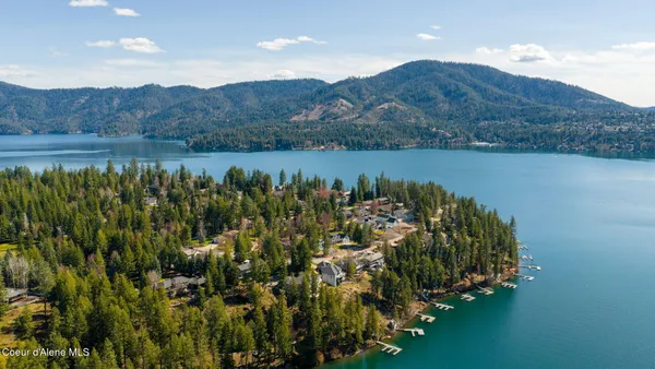 $1,385,000 | 2885 East Point Hayden Drive, Hayden Lake, ID 83835