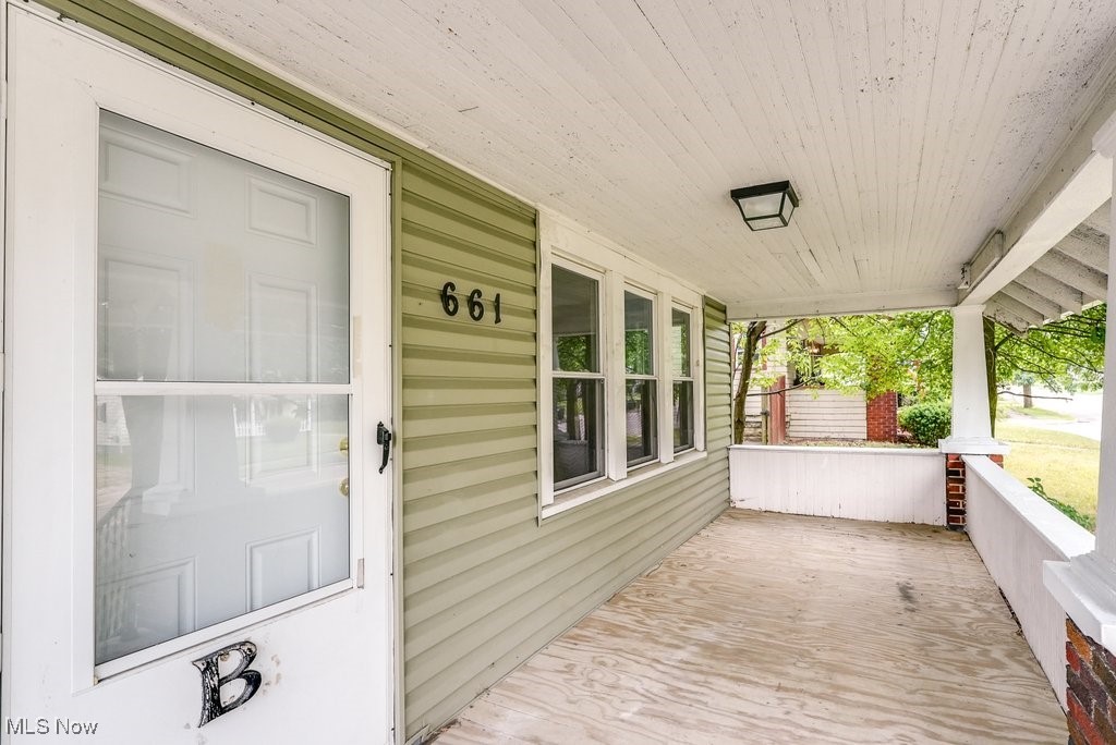661 Brittain Road Akron, OH 44305 - Photo 2 of 30 Gallery Image 2