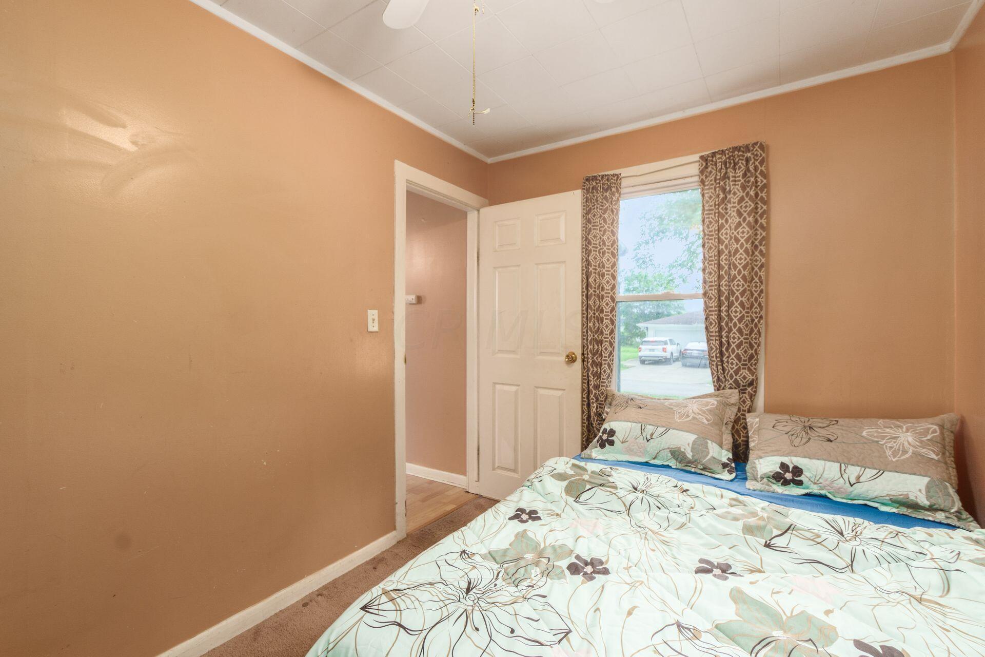 2366 Brooklyn Road Columbus, OH 43231 - Photo 11 of 17 Bedroom
