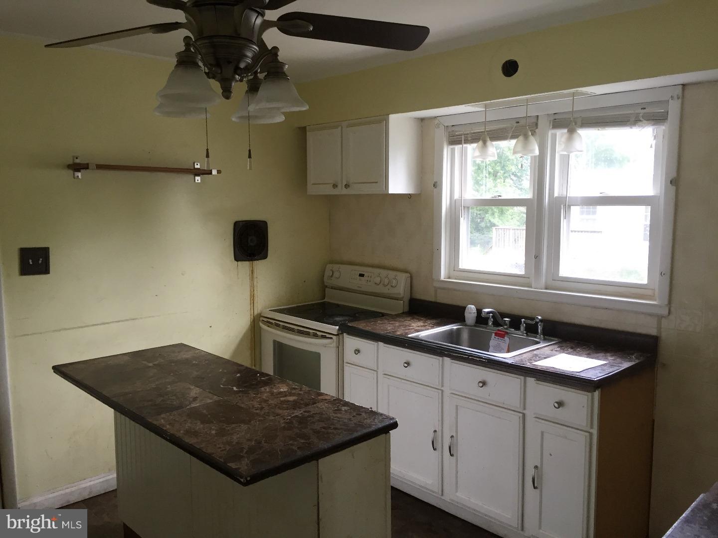1045 Fourth Avenue Croydon, PA 19021 - Photo 10 of 25 Gallery Image 10