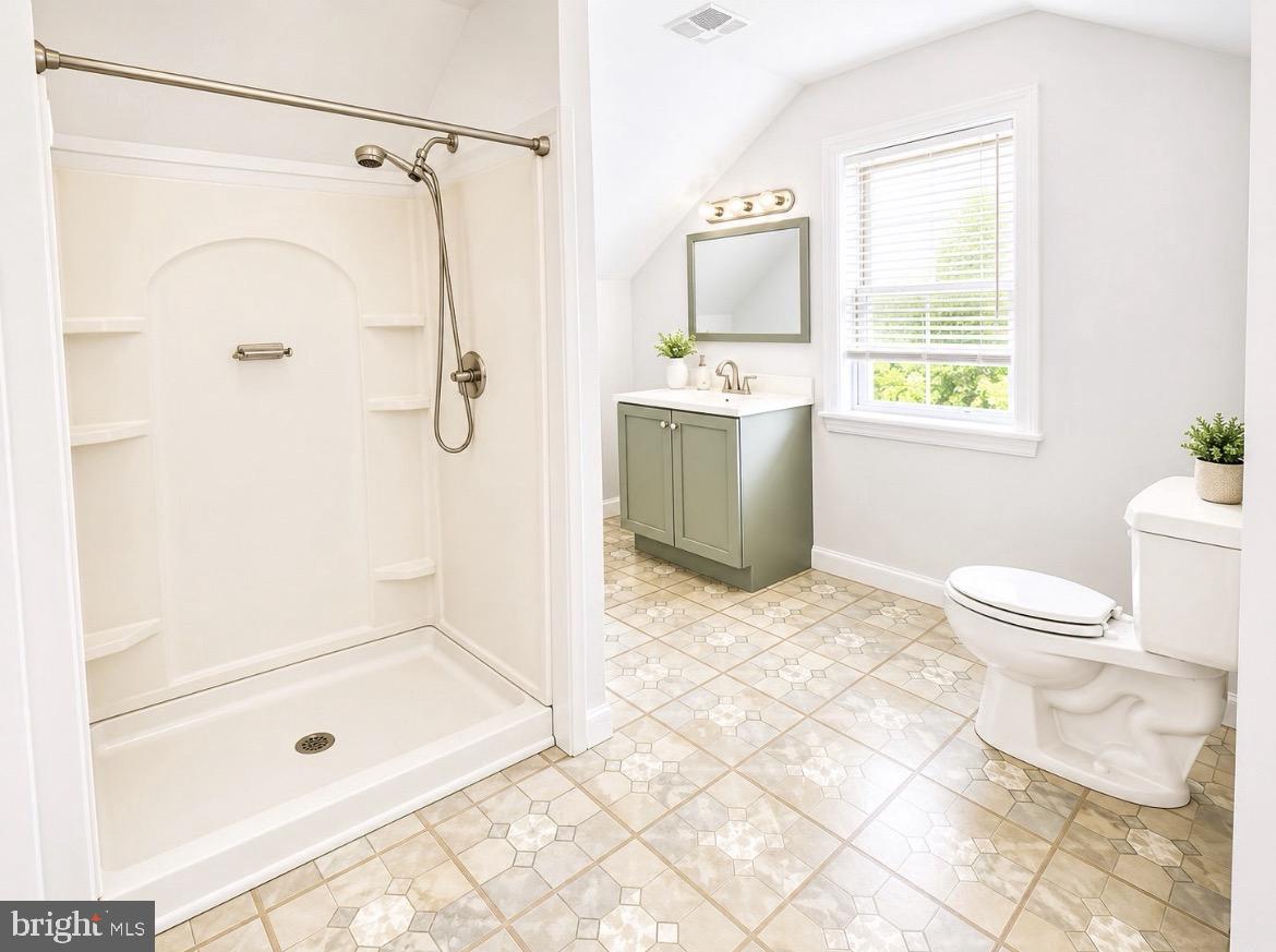 808 Delaware Avenue Riverside, NJ 08075 - Photo 12 of 13 Primary Bathroom