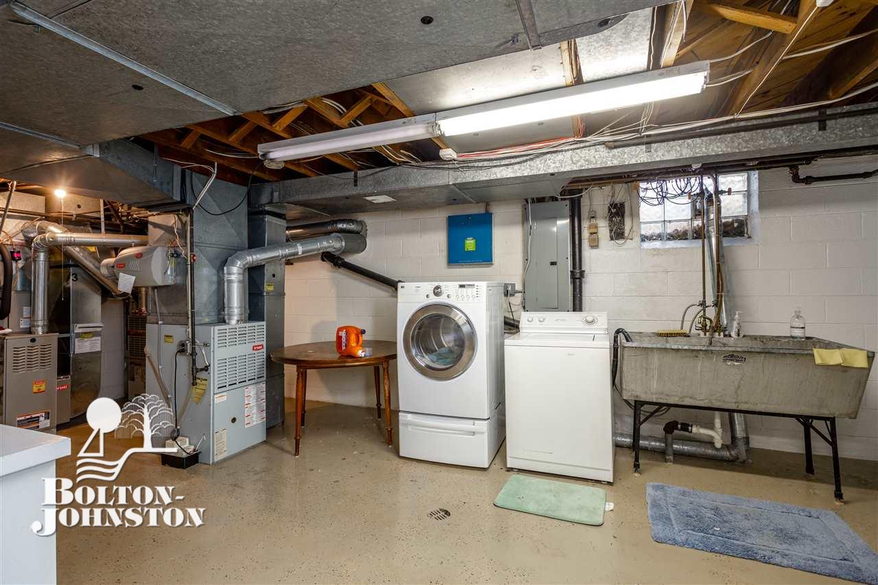 376 Moross Road Grosse Pointe, MI 48236 - Photo 43 of 62 Laundry Area