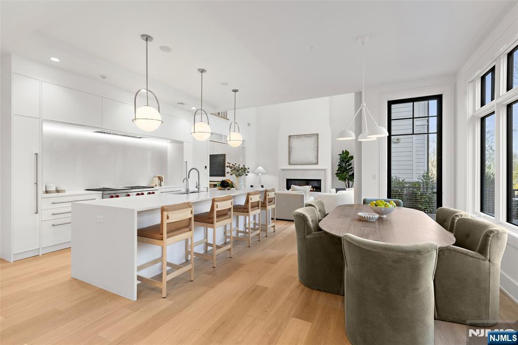 2 Stonebridge Court Denville, NJ 07834 - Photo 5 of 28