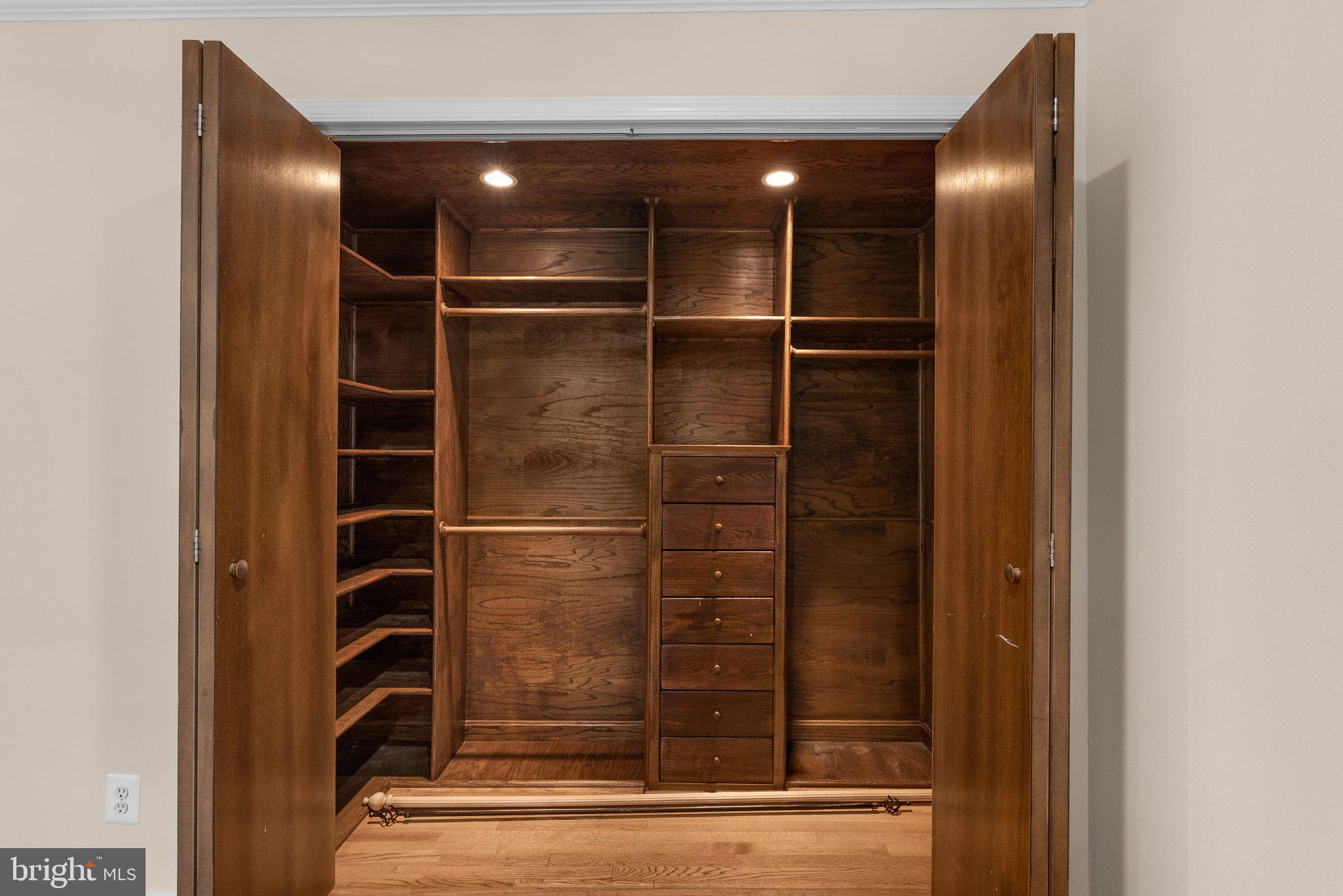 6569 Braddock Road Alexandria, VA 22312 - Photo 29 of 54 Gallery Image 29