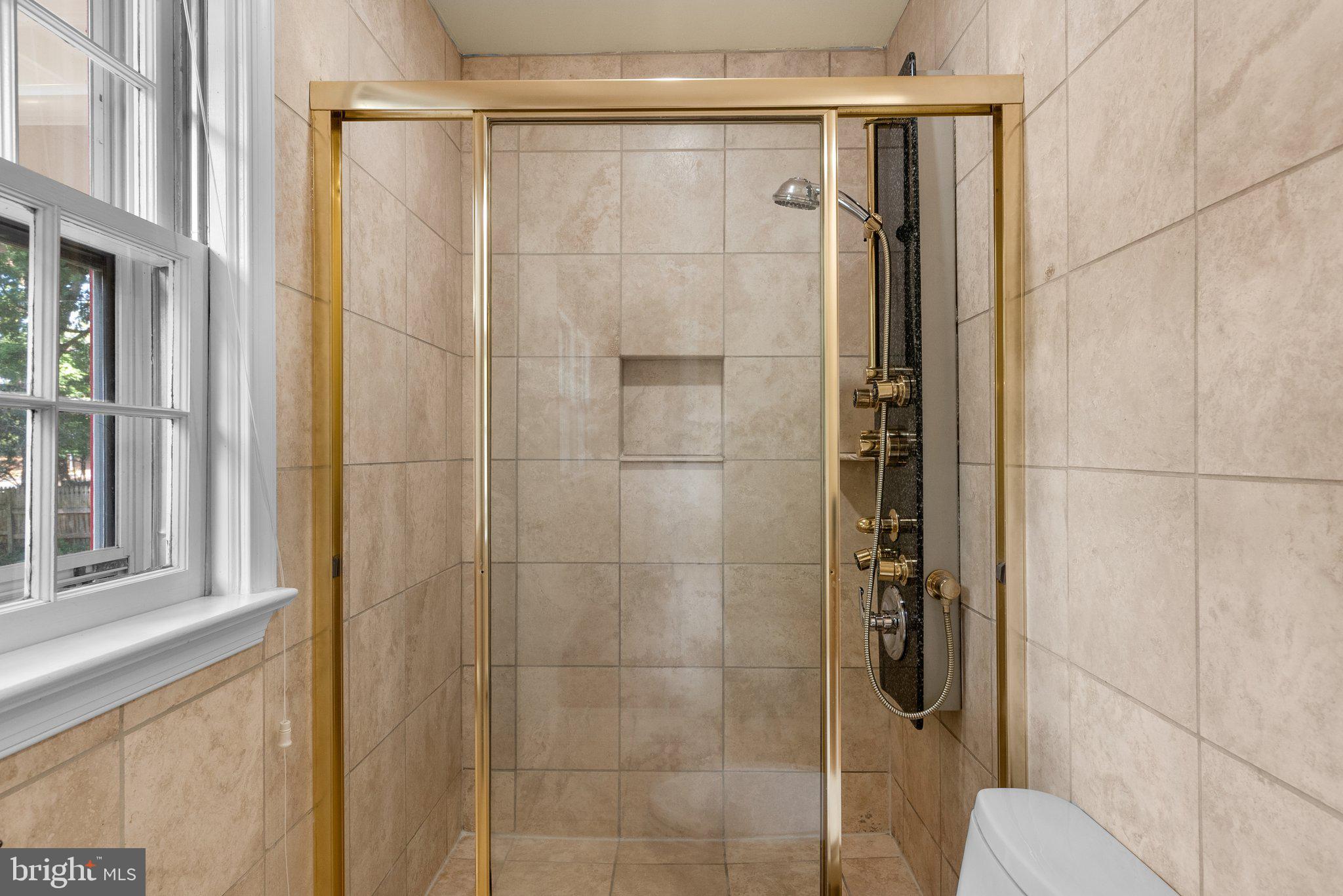 6569 Braddock Road Alexandria, VA 22312 - Photo 32 of 54 Gallery Image 32