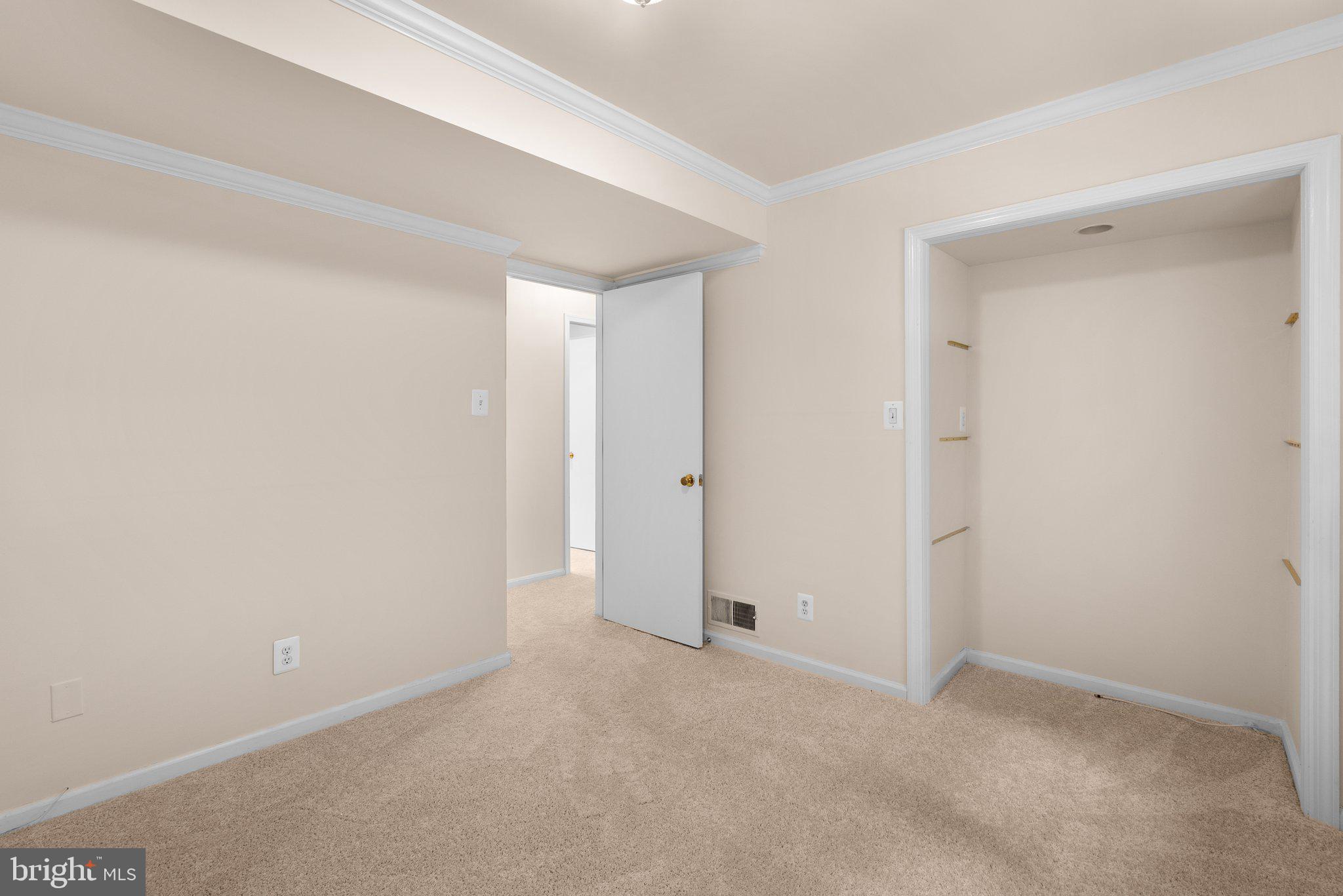 6569 Braddock Road Alexandria, VA 22312 - Photo 45 of 54 Gallery Image 45