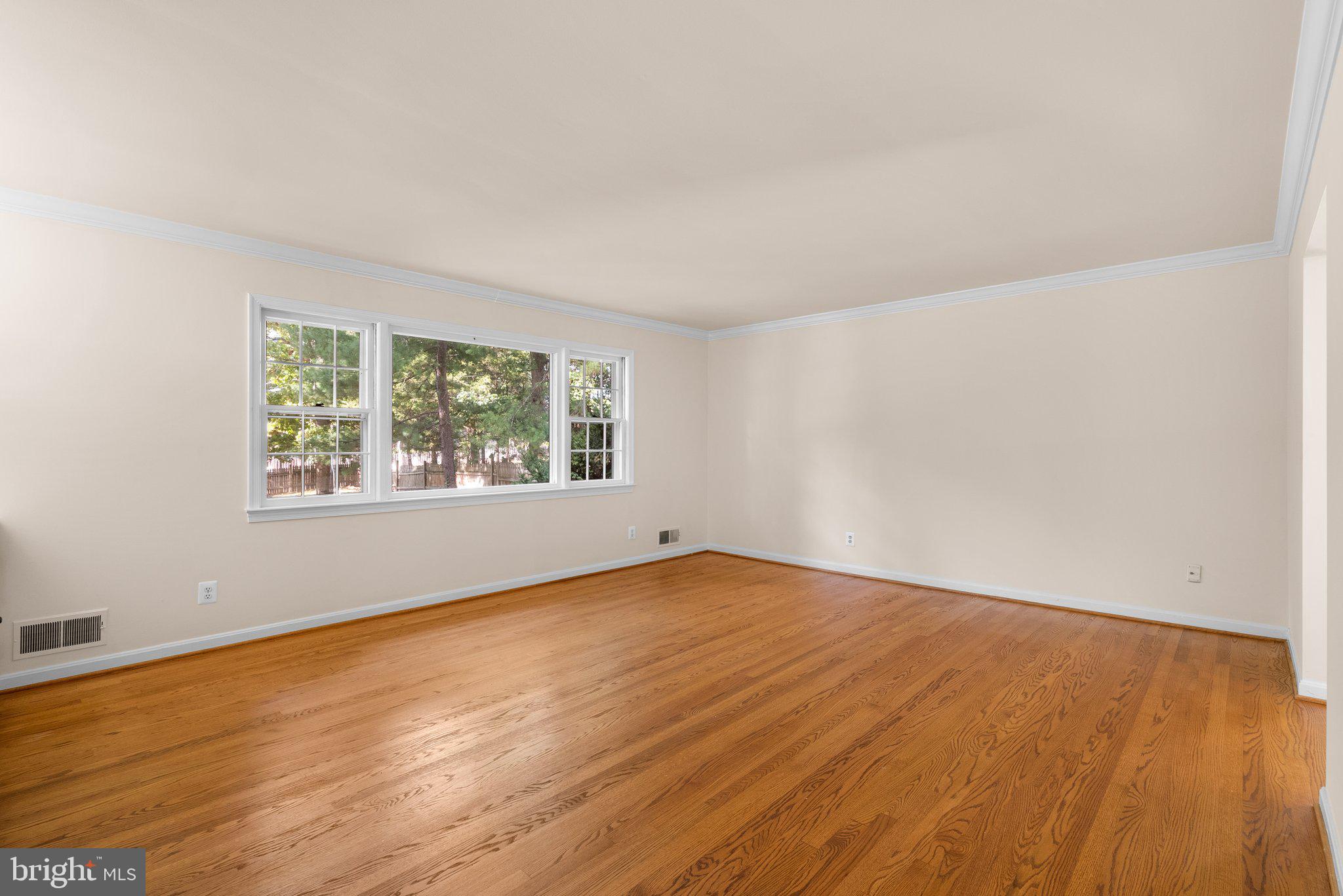 6569 Braddock Road Alexandria, VA 22312 - Photo 5 of 54 Gallery Image 5