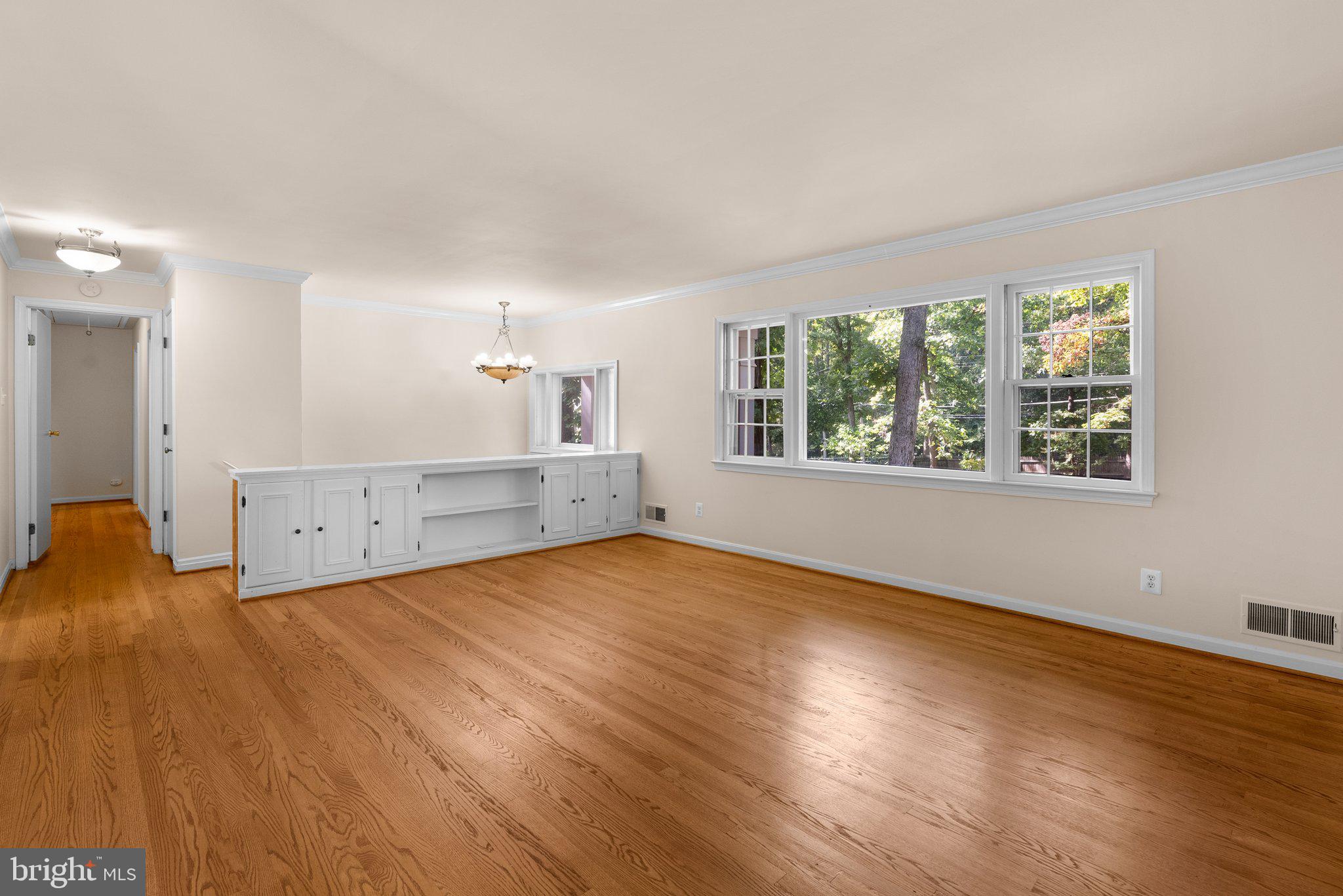 6569 Braddock Road Alexandria, VA 22312 - Photo 8 of 54 Gallery Image 8