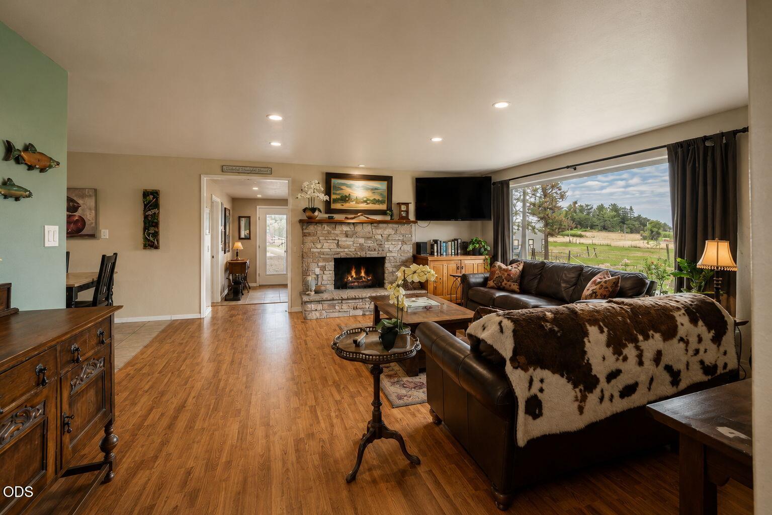 6085 Walden Lane Talent, OR 97540 - Photo 7 of 53