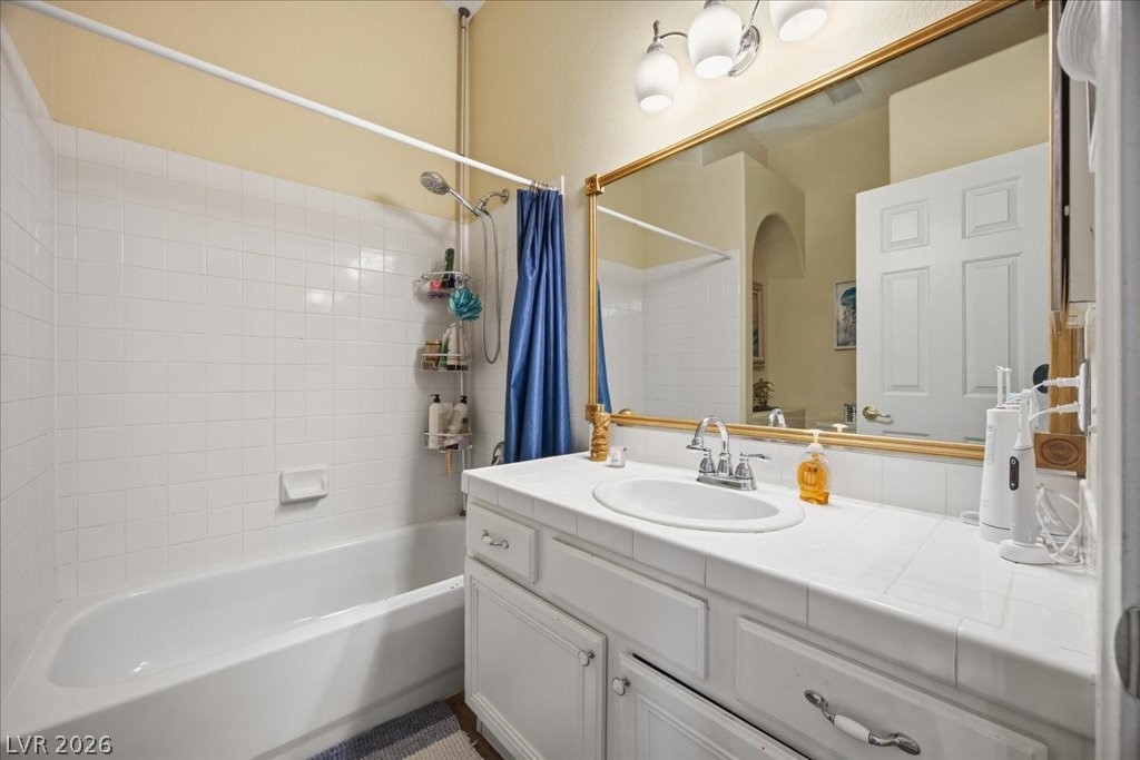 130 Lemongold Street Henderson, NV 89012 - Photo 22 of 28 Hall guest bath
