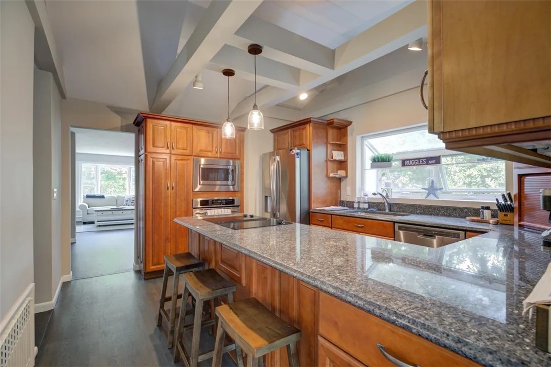 132 Ruggles Avenue Newport, RI 02840 - Photo 8 of 30