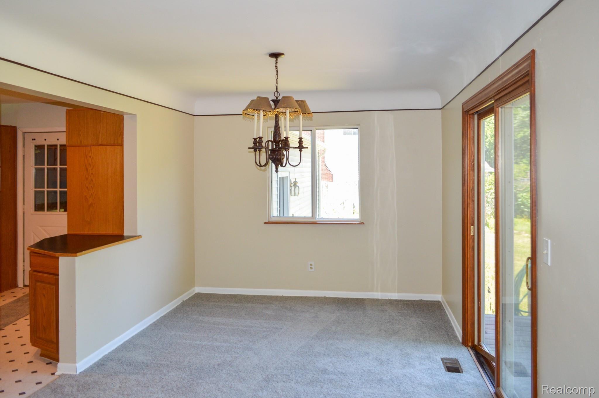 9352 Carpenter Road Flushing, MI 48433 - Photo 4 of 22 DSC_7049.jpg