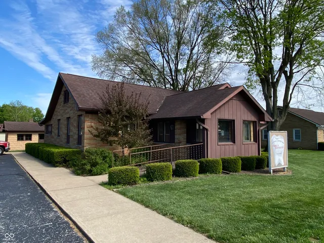 $241,900 | 2009 Burton Lane, Martinsville, IN 46151