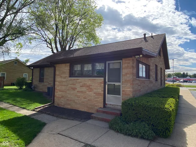 $241,900 | 2009 Burton Lane, Martinsville, IN 46151