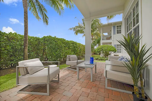 $1,150,000 | 122 Ocean Breeze Drive, Juno Beach, FL 33408
