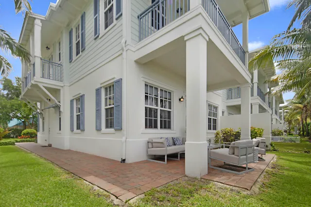 $1,150,000 | 122 Ocean Breeze Drive, Juno Beach, FL 33408