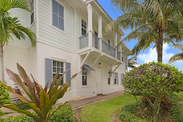 $1,150,000 | 122 Ocean Breeze Drive, Juno Beach, FL 33408