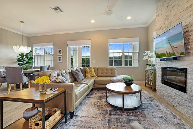 $1,150,000 | 122 Ocean Breeze Drive, Juno Beach, FL 33408