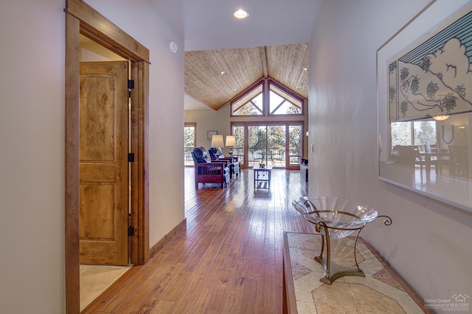 200 Vista Rim Drive Redmond, OR 97756 - Photo 10 of 25 Gallery Image 10