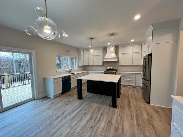 $735,000 | 9935 White Tail Drive, Saline, MI 48176