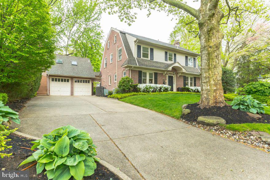 28 Gill Road Haddonfield, NJ 08033 - Photo 3 of 32 Two car garage and ample driveway parking
