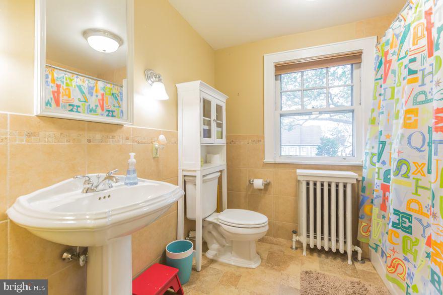 28 Gill Road Haddonfield, NJ 08033 - Photo 22 of 32 Second level hall bathroom