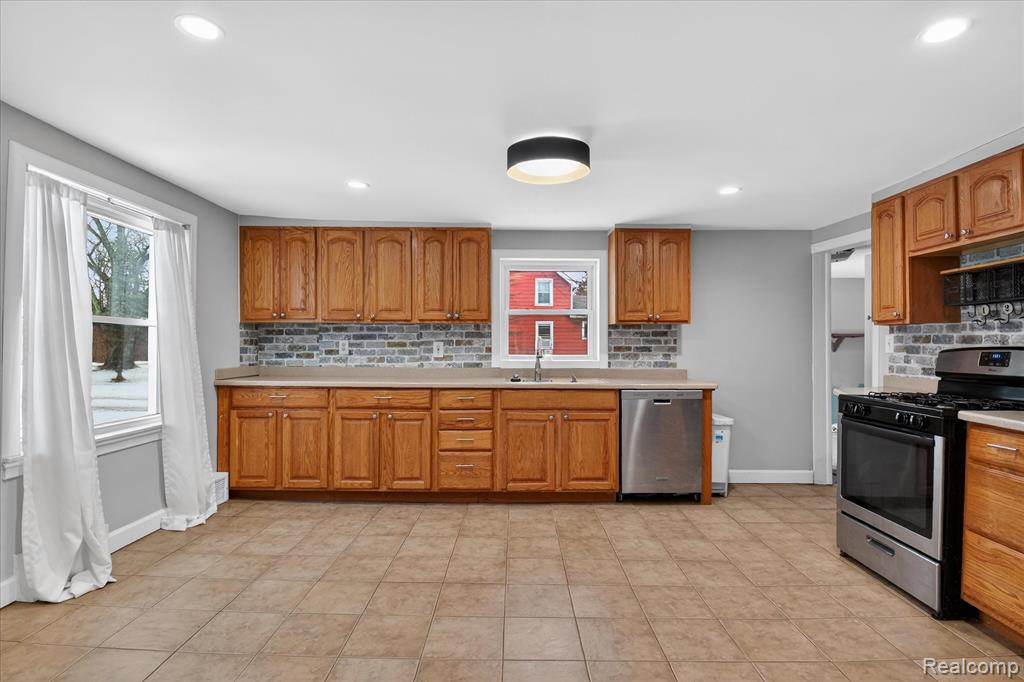 23650 Elwell Road Belleville, MI 48111 - Photo 13 of 44 Gallery Image 13