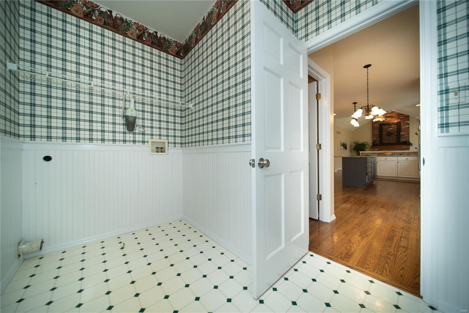 294 Dickens Farm Lane Ballwin, MO 63021 - Photo 15 of 30