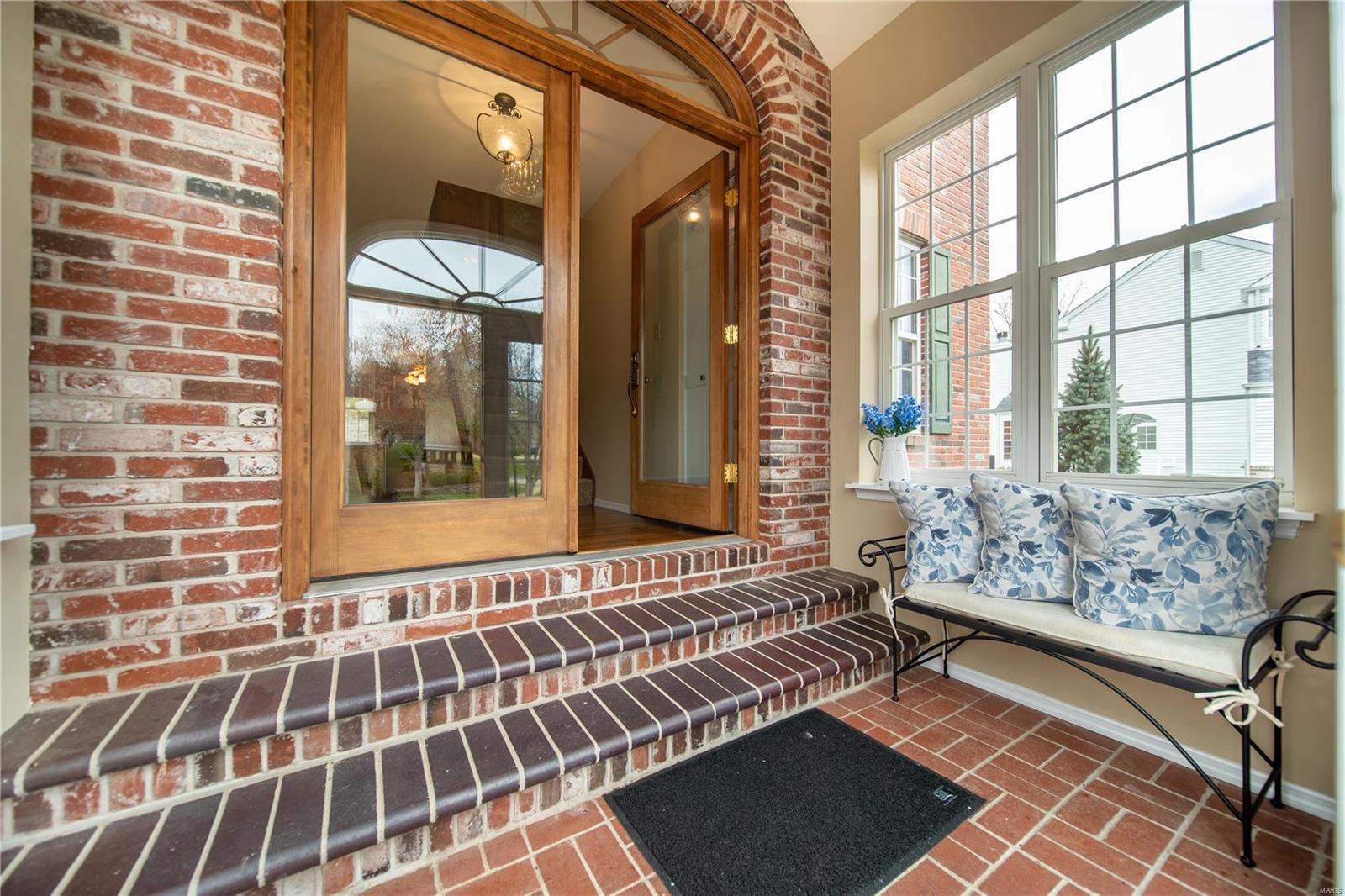 294 Dickens Farm Lane Ballwin, MO 63021 - Photo 3 of 30