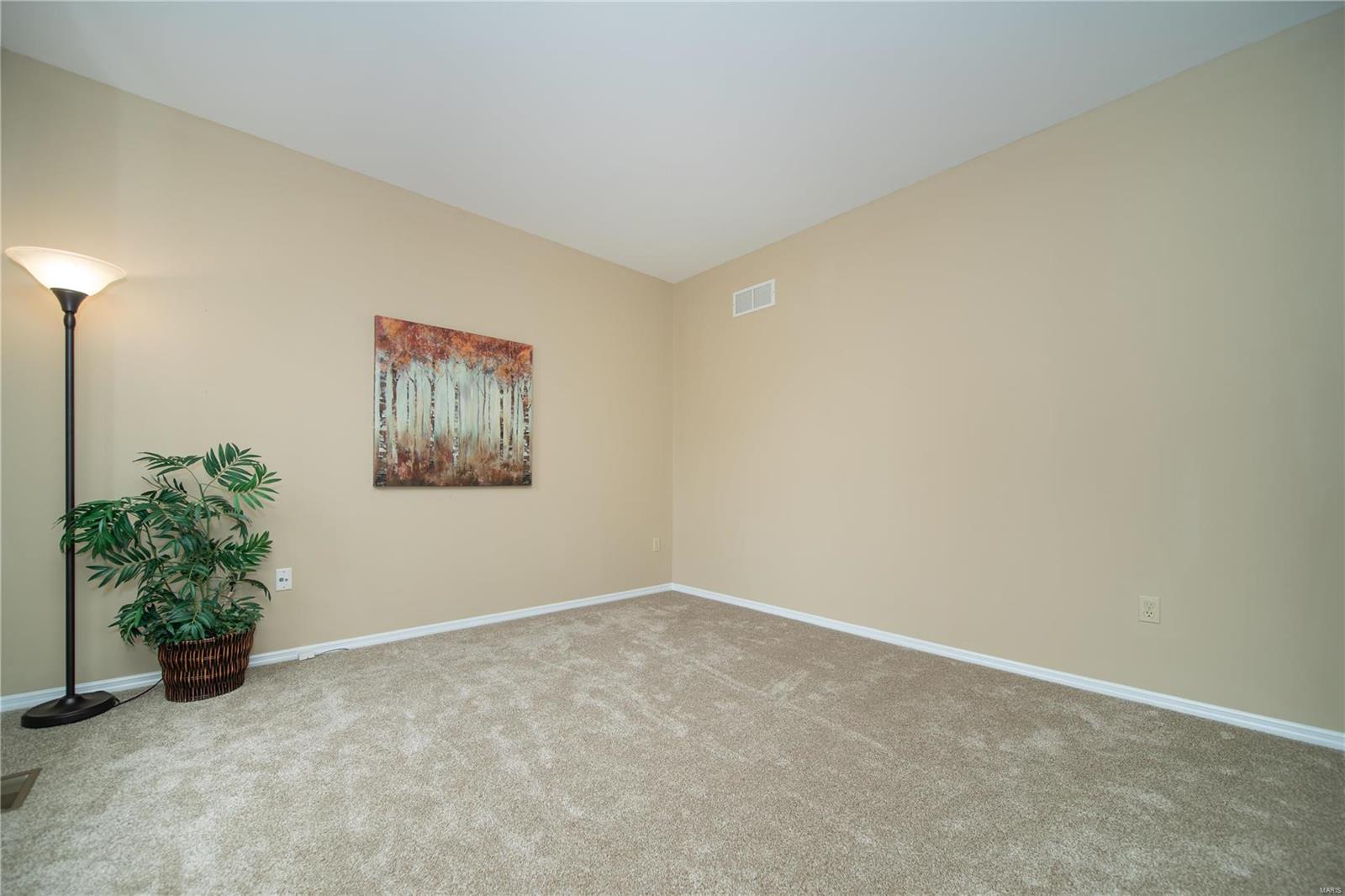 294 Dickens Farm Lane Ballwin, MO 63021 - Photo 7 of 30