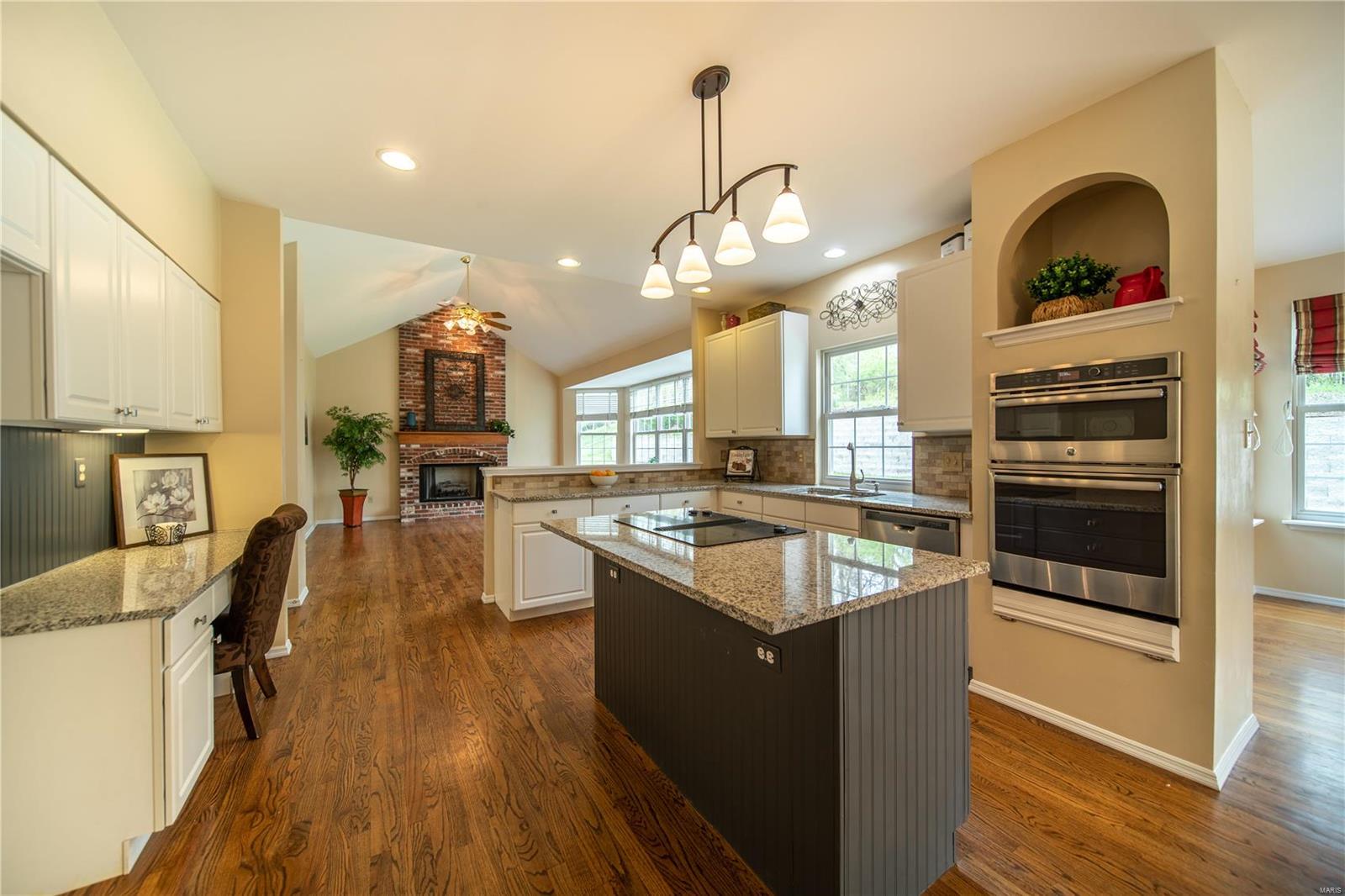 294 Dickens Farm Lane Ballwin, MO 63021 - Photo 9 of 30