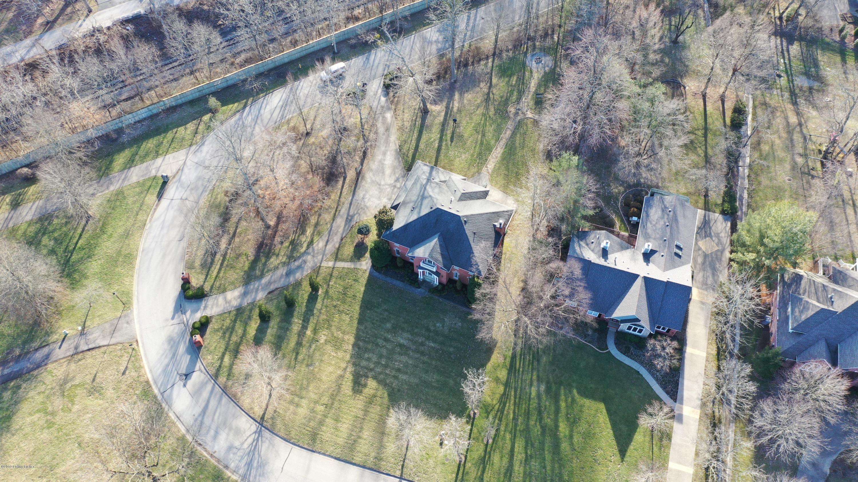 7 Anchorage Pointe Anchorage, KY 40223 - Photo 4 of 62 002_Aerial