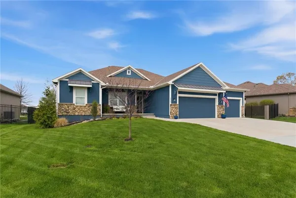 $740,000 | 4224 South White Sands Court, Blue Springs, MO 64015