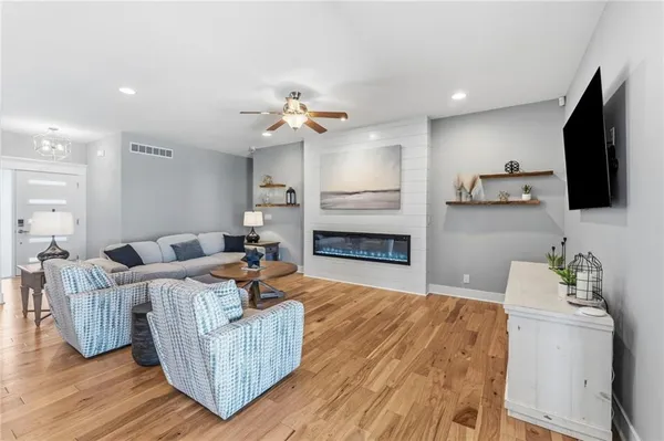 $740,000 | 4224 South White Sands Court, Blue Springs, MO 64015
