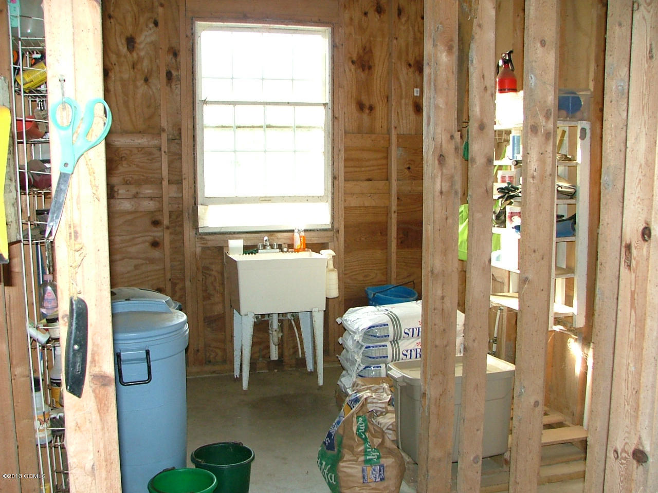 400 Laurel Road Beaufort, NC 28516 - Photo 13 of 18 Feed Room