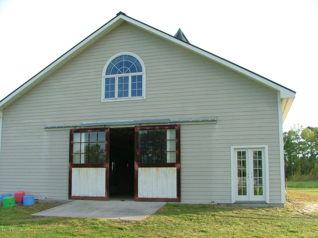 400 Laurel Road Beaufort, NC 28516 - Photo 18 of 18 Back Barn Entrance