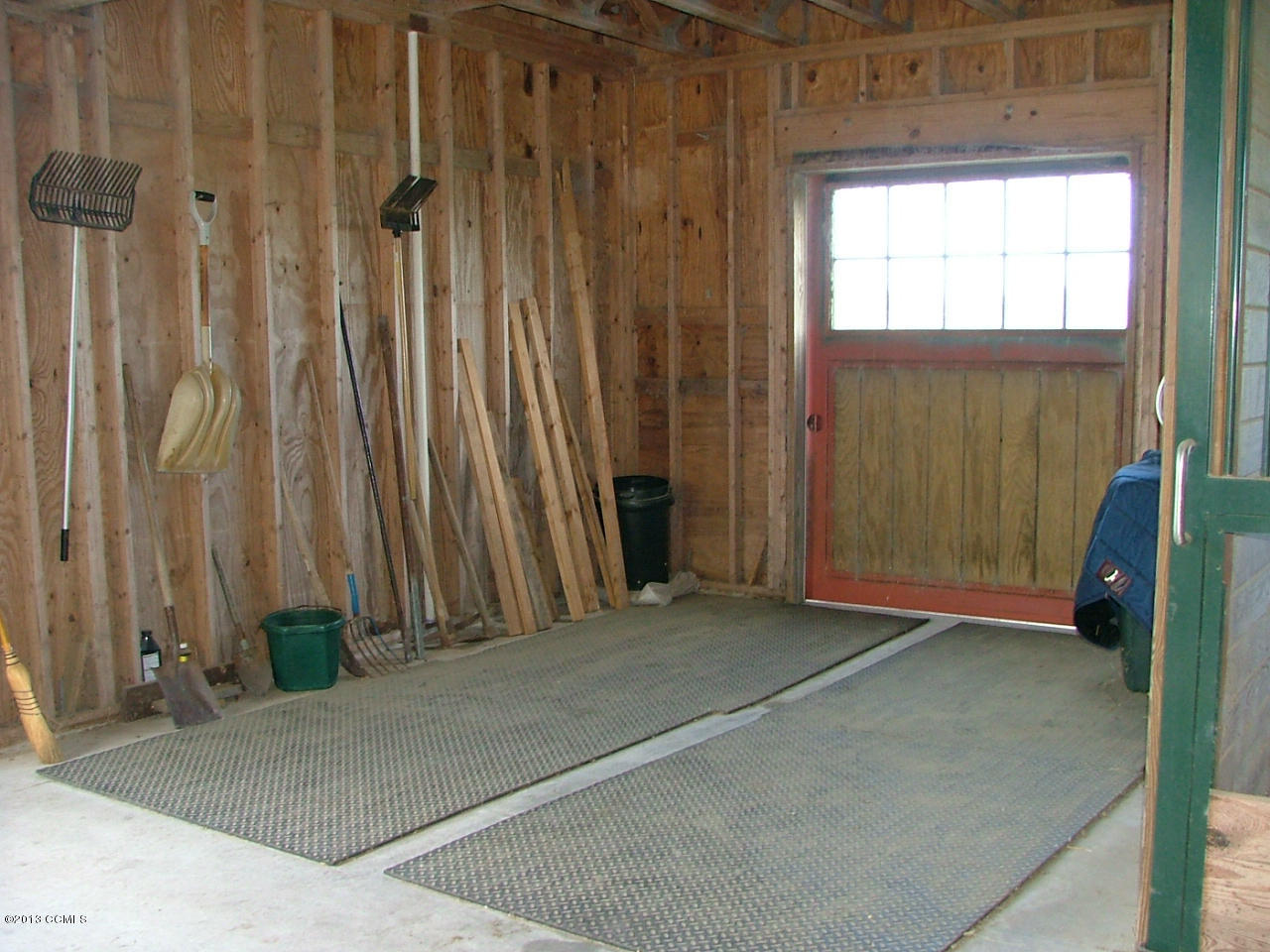 400 Laurel Road Beaufort, NC 28516 - Photo 7 of 18 Wash Stall Area