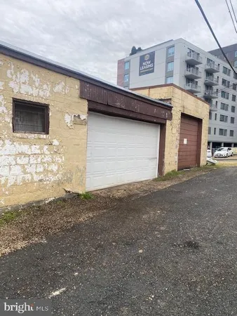 a house view with a outdoor space