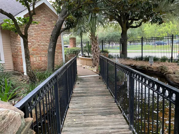 $170,000 | 2300 Old Spanish Trail, Unit 1038, Houston, TX 77054