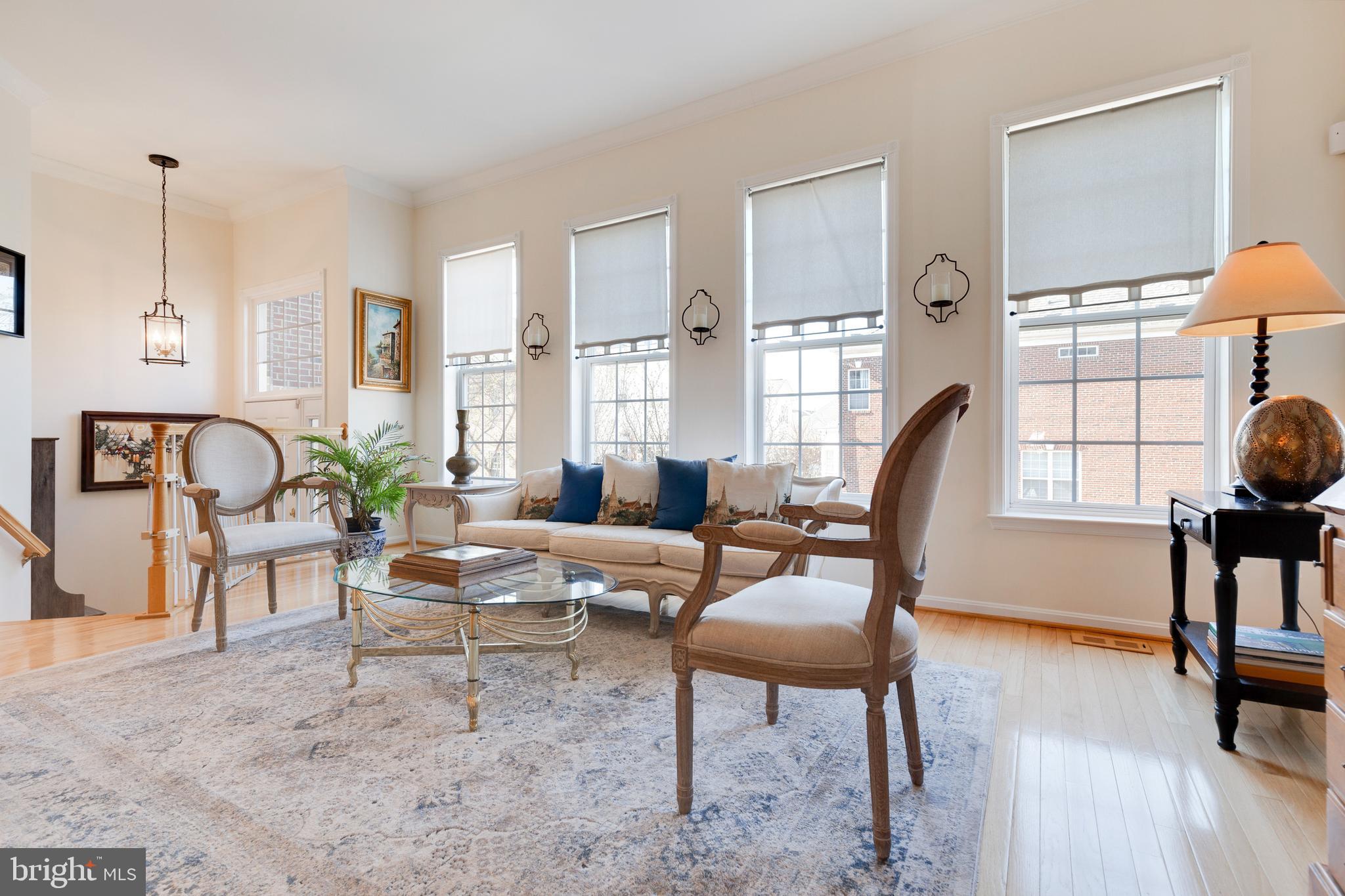 13034 Greg Roy Lane Herndon, VA 20171 - Photo 4 of 38