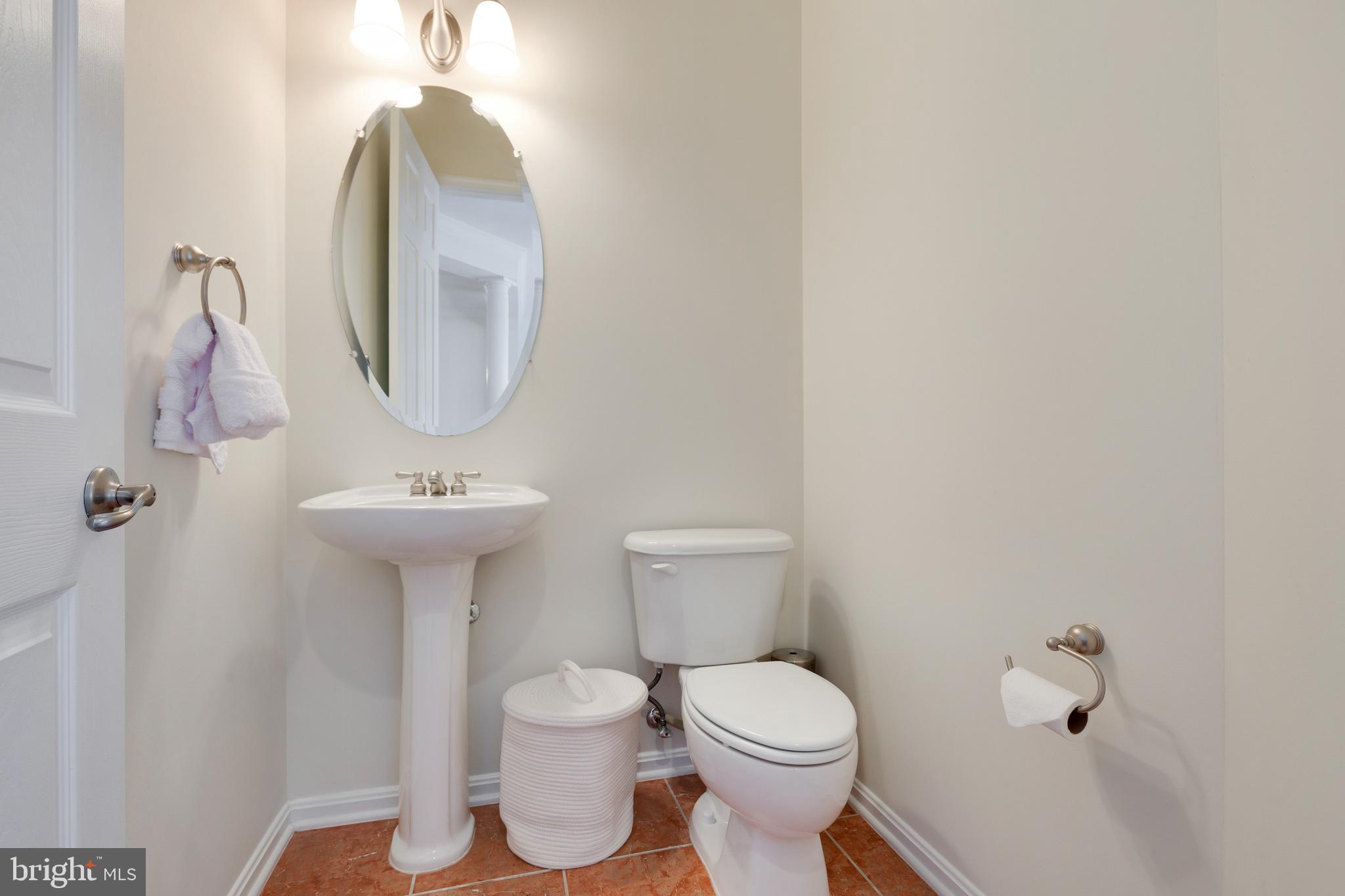 13034 Greg Roy Lane Herndon, VA 20171 - Photo 7 of 38