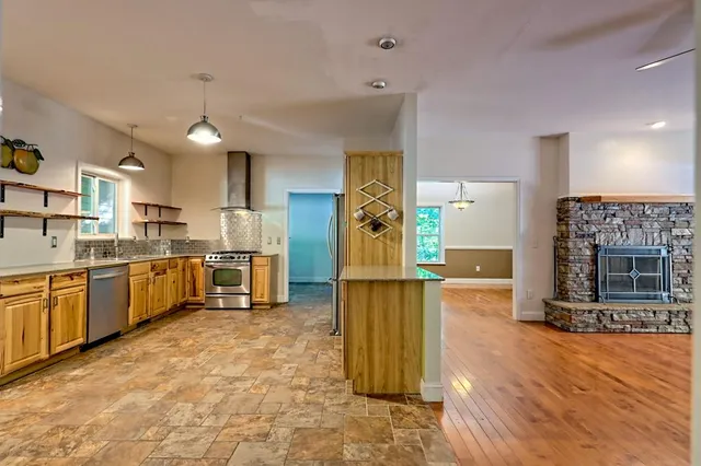 $760,000 | 127 Hard Rock Hill, Blairsville, GA 30512