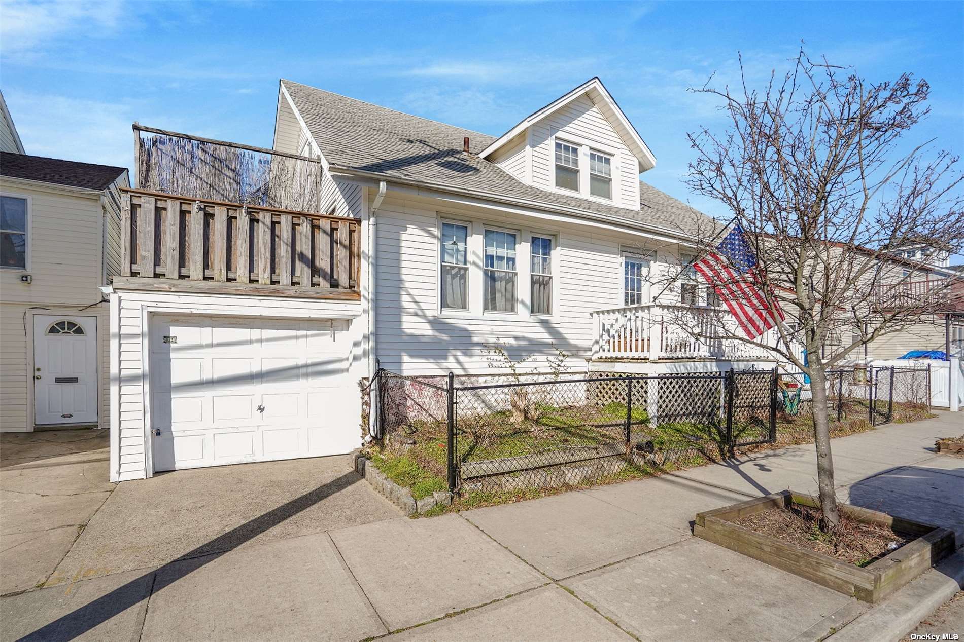 609 West Walnut St