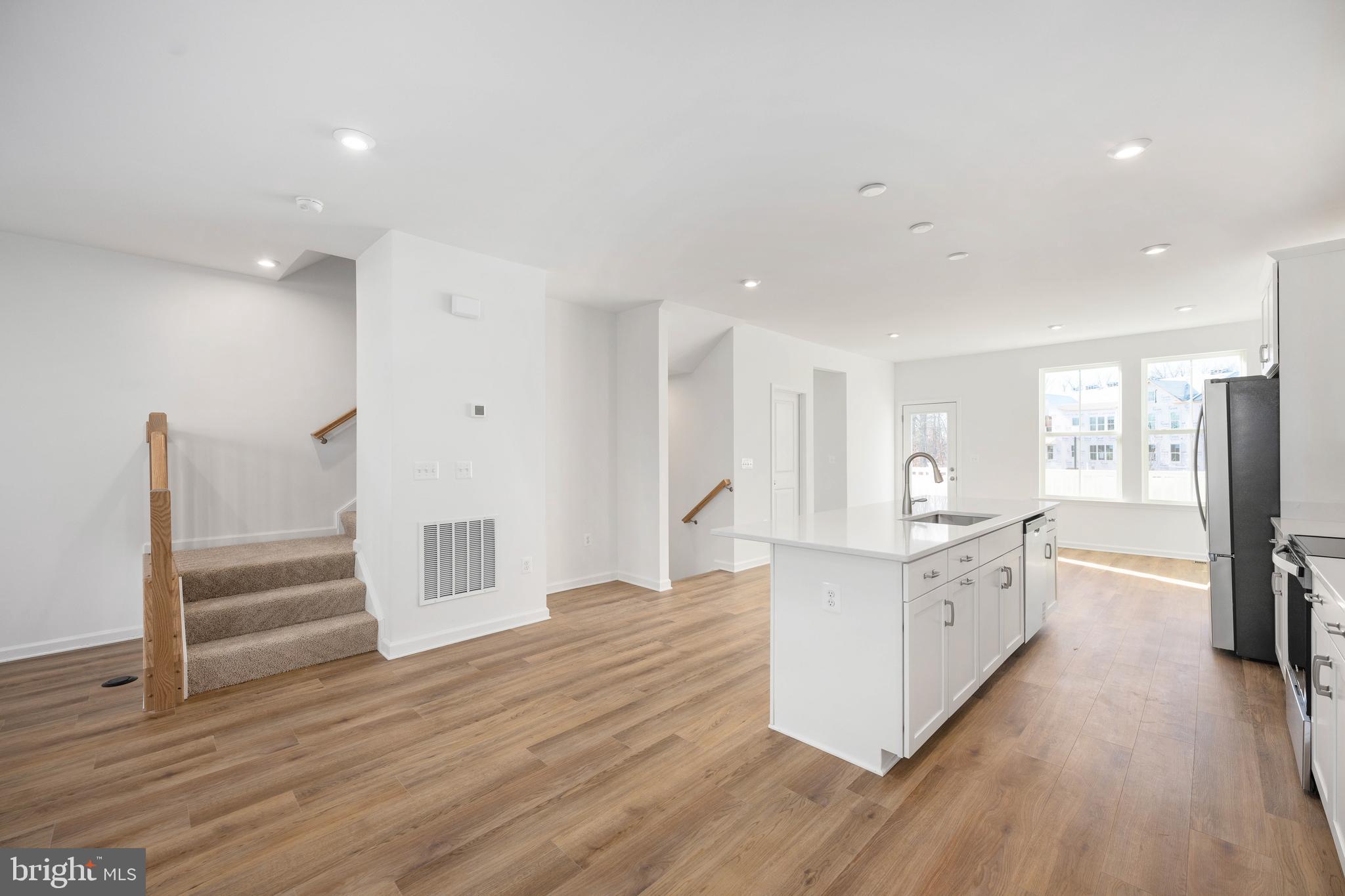 10165 Queens Way Manassas, VA 20110 - Photo 11 of 27 Kitchen - Color Package Varies