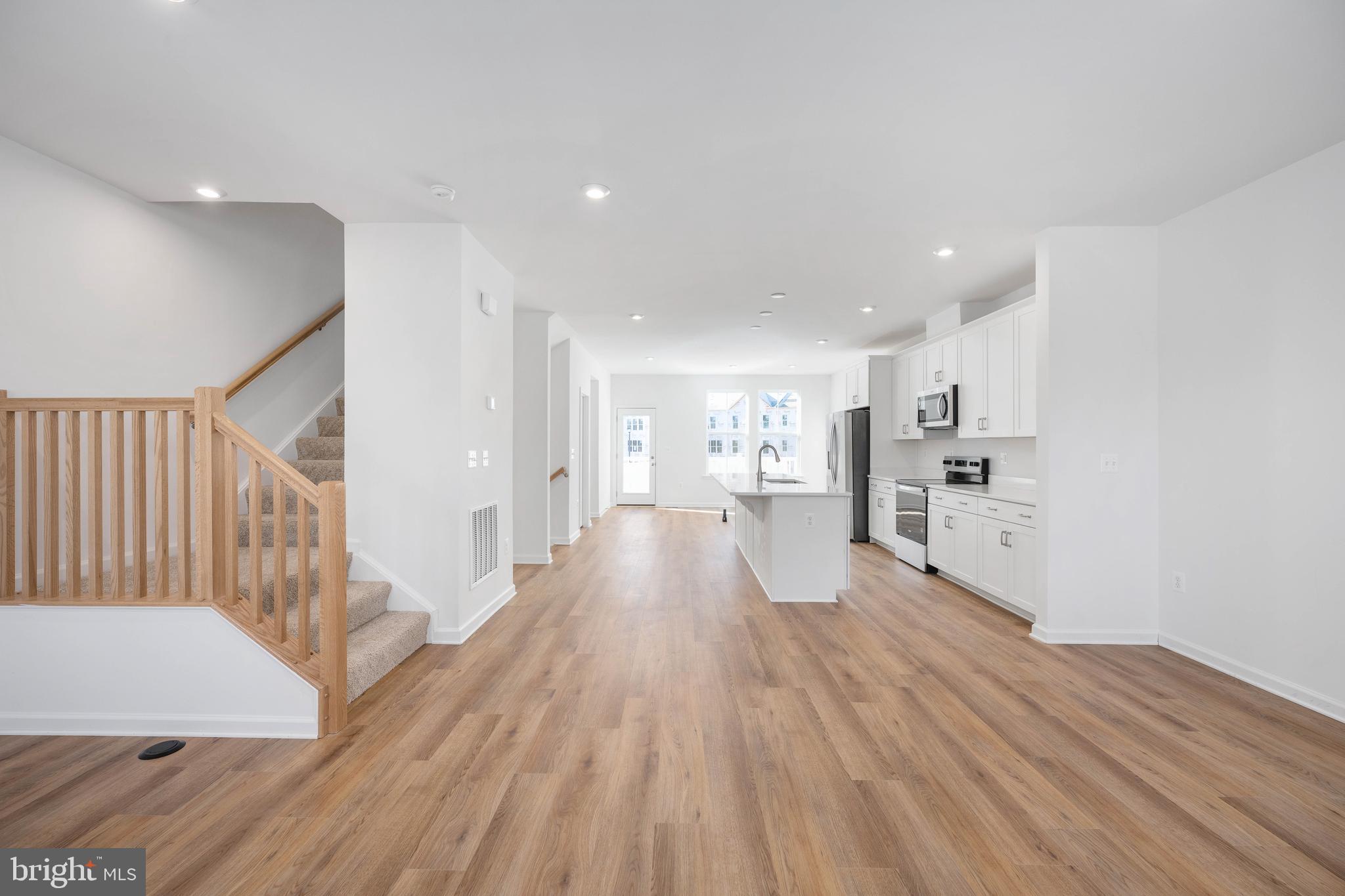 10165 Queens Way Manassas, VA 20110 - Photo 12 of 27 Kitchen - Color Package Varies
