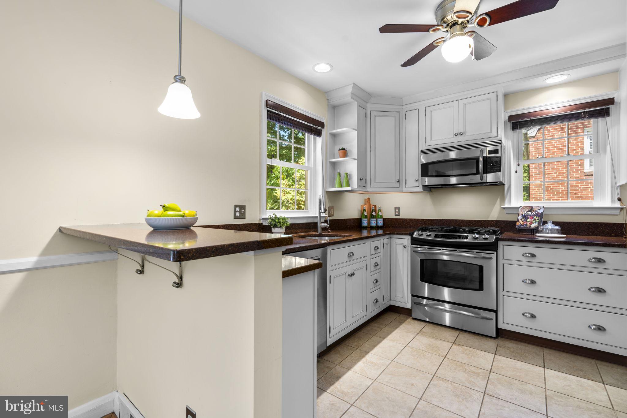 28 Dunmore Road Baltimore, MD 21228 - Photo 14 of 54