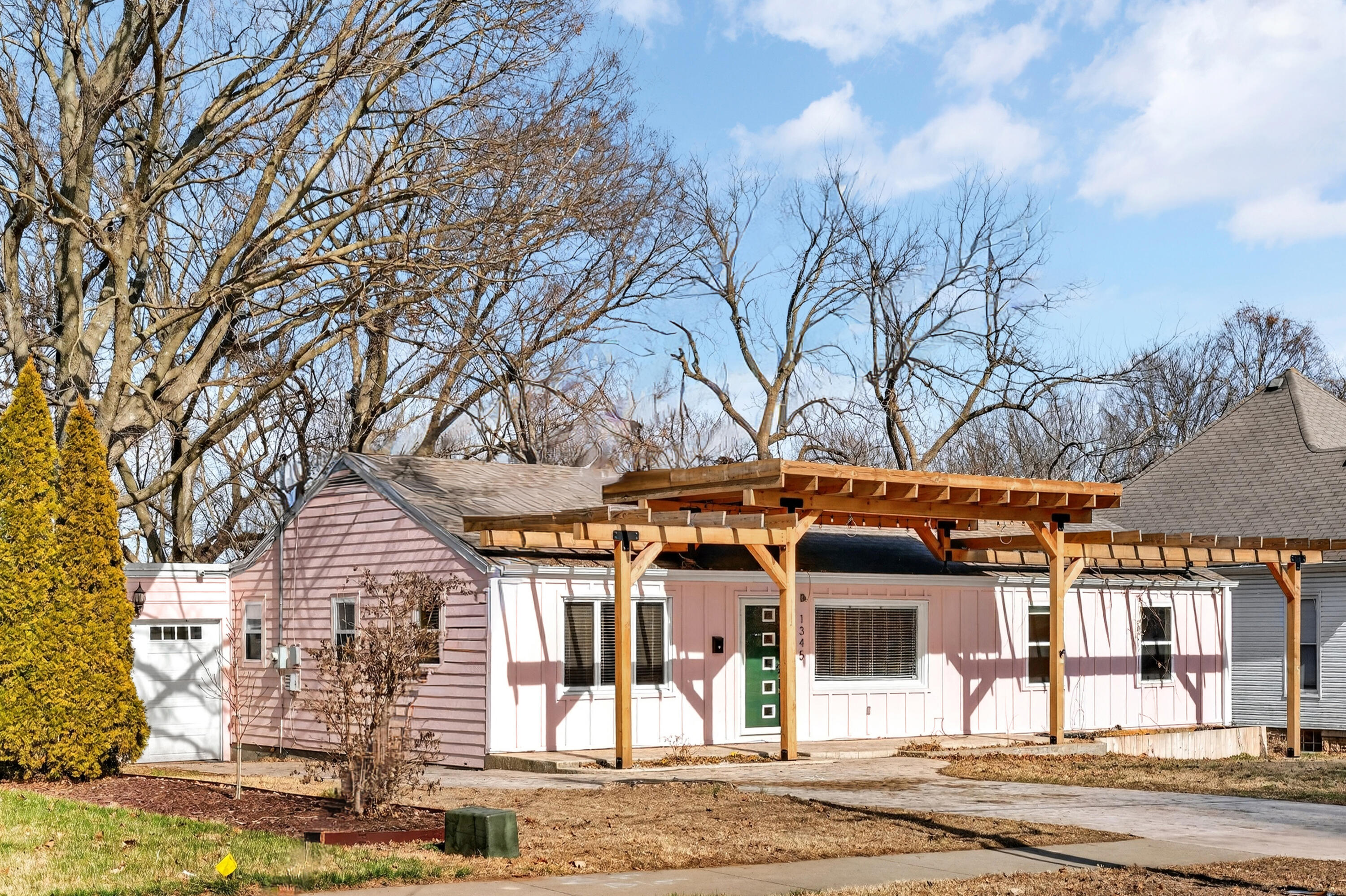 1345 East Walnut Street Springfield, MO 65802 - Photo 3 of 43 2-2