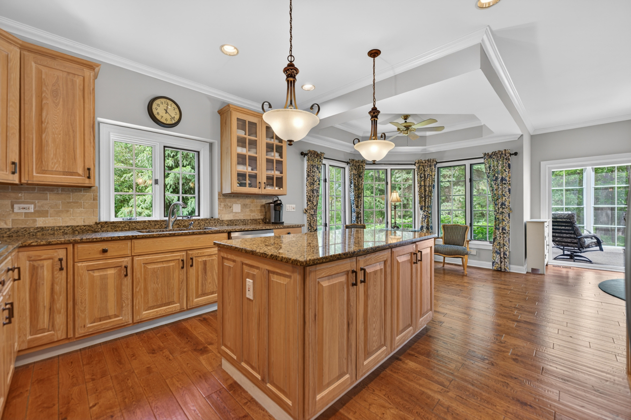 2319 Thompson Road Bull Valley, IL 60097 - Photo 11 of 38 Gallery Image 11