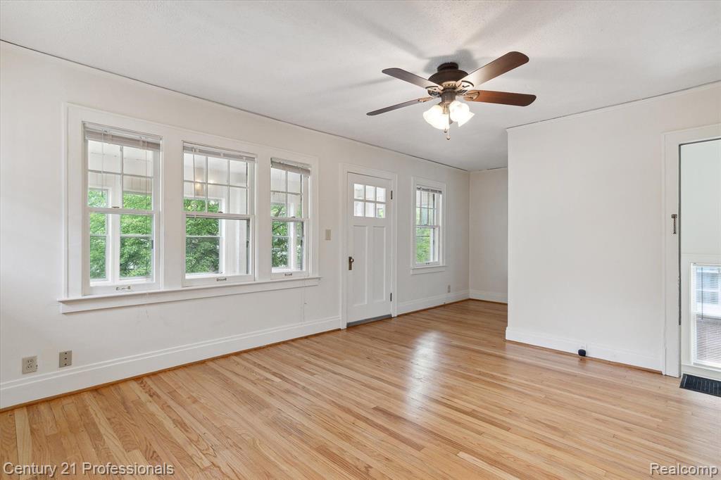 949 Nottingham Road Grosse Pointe Park, MI 48230 - Photo 18 of 56