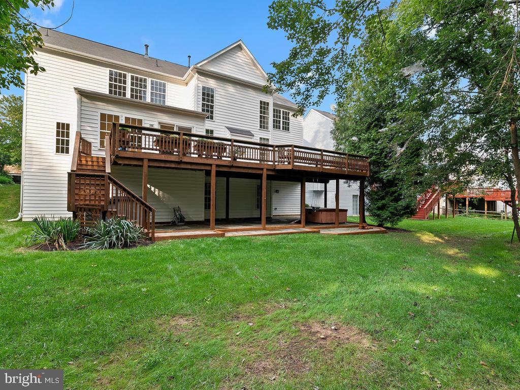 2508 St George Way Brookeville, MD 20833 - Photo 32 of 42 HUGE Deck!